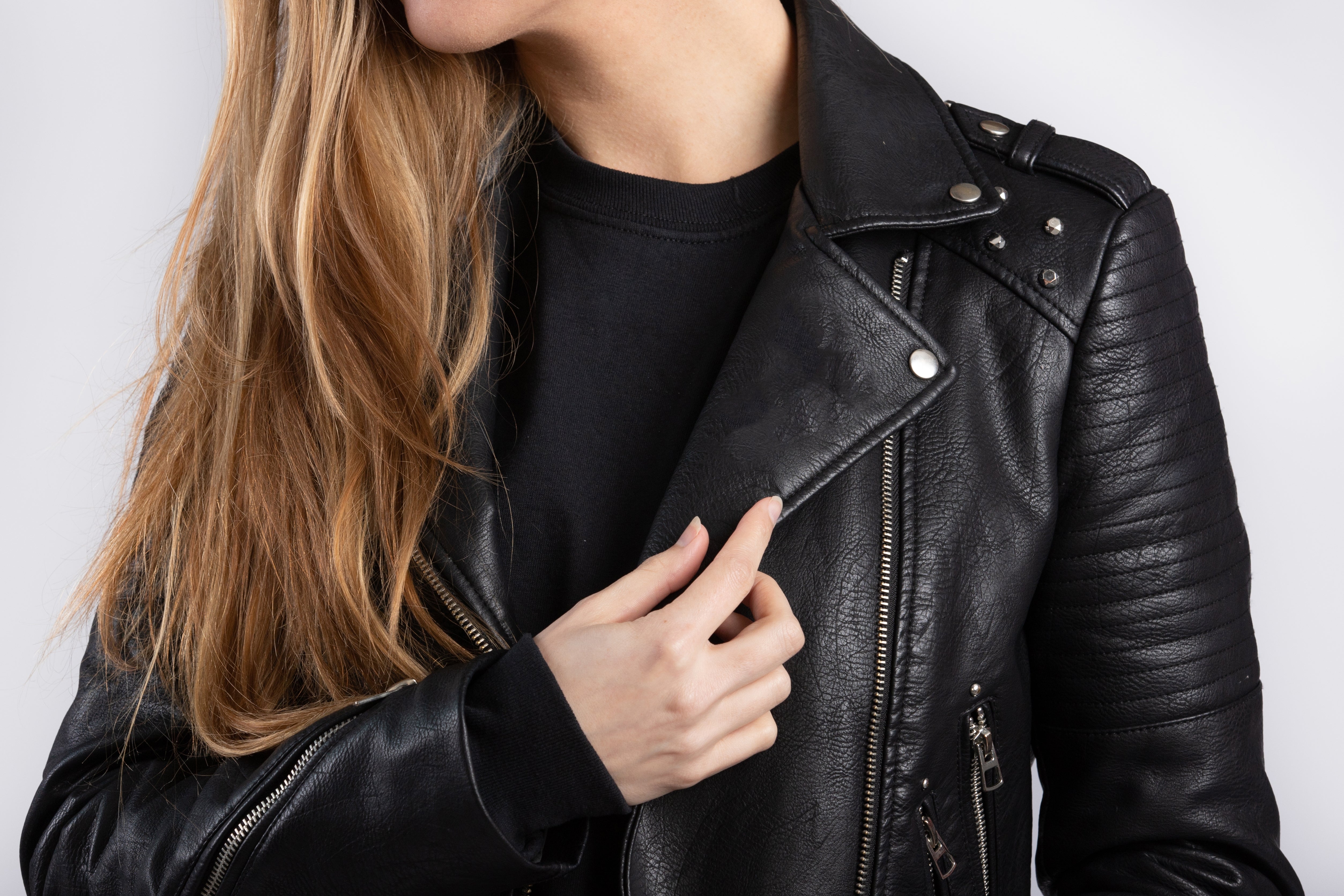 How to Maintain Shine on Your Leather Jacket: Tips for Lasting Elegance